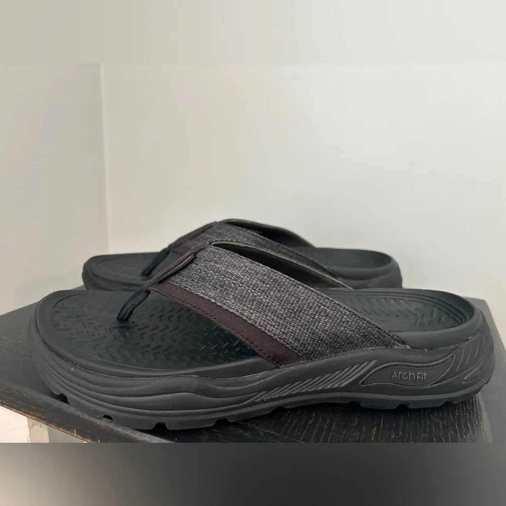 Skechers Arch Fit Sandals Men’s 10 Black Flip Flops Motley SD Rigel
